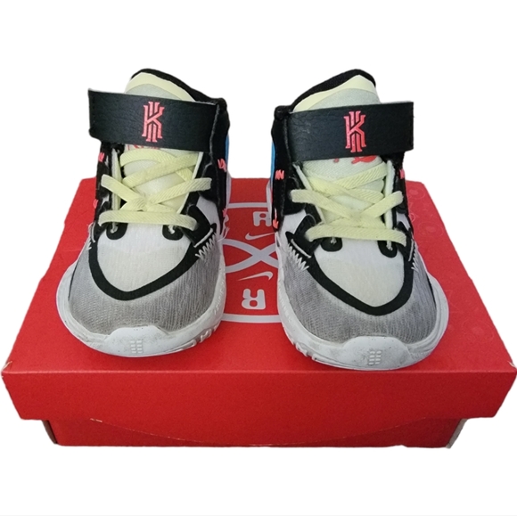 Kids multi-colored Kyrie Infinity SE sneakers size 5 - Picture 3 of 6